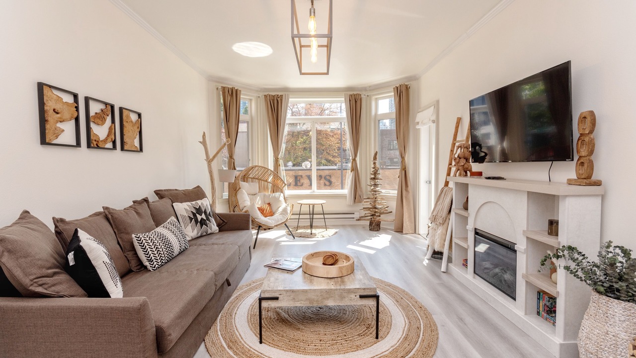 Photo of Livingroom in Belltown