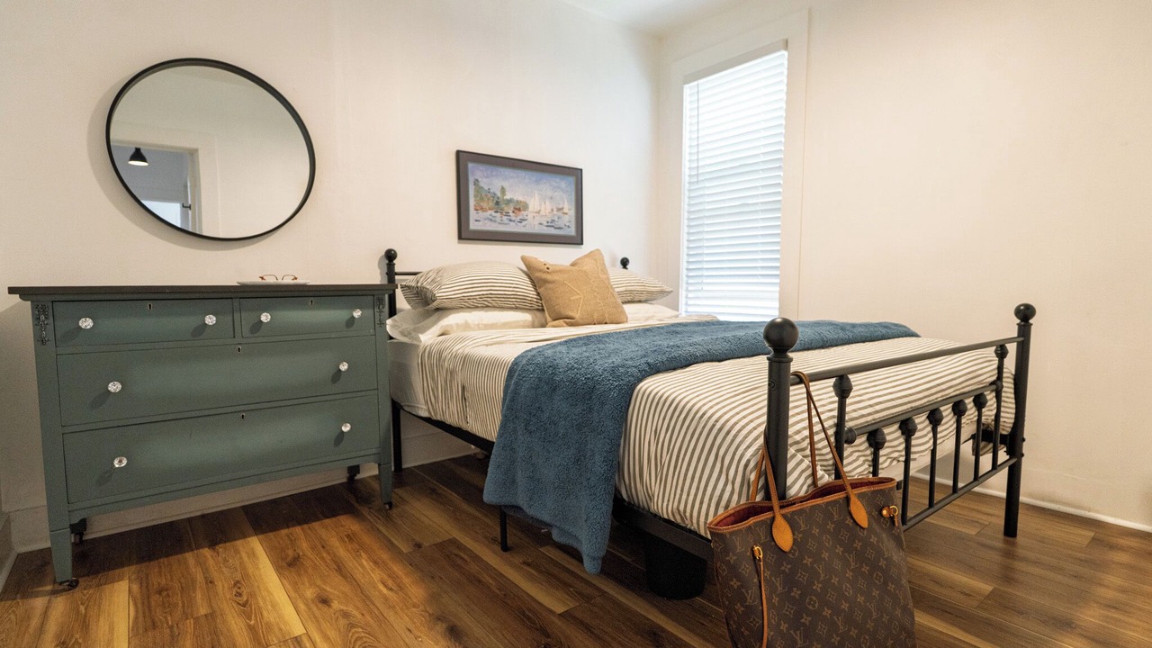 Photo of Bedroom in Garden District