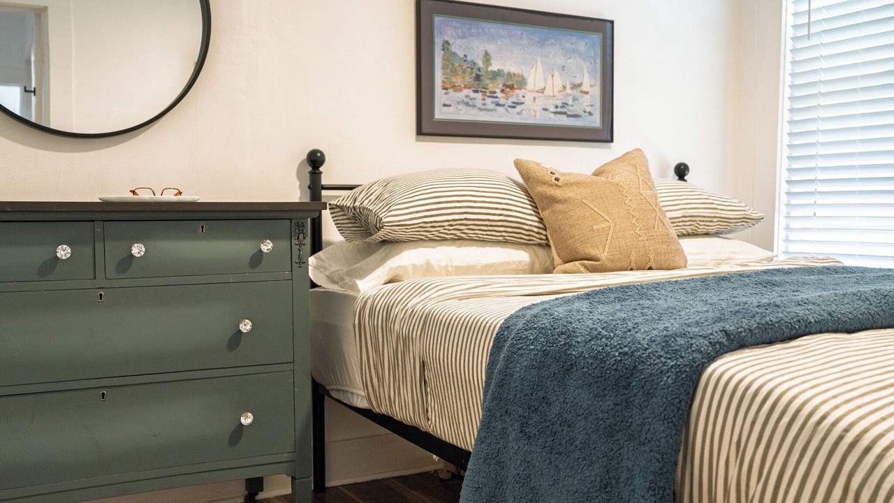 Photo of Bedroom in Garden District