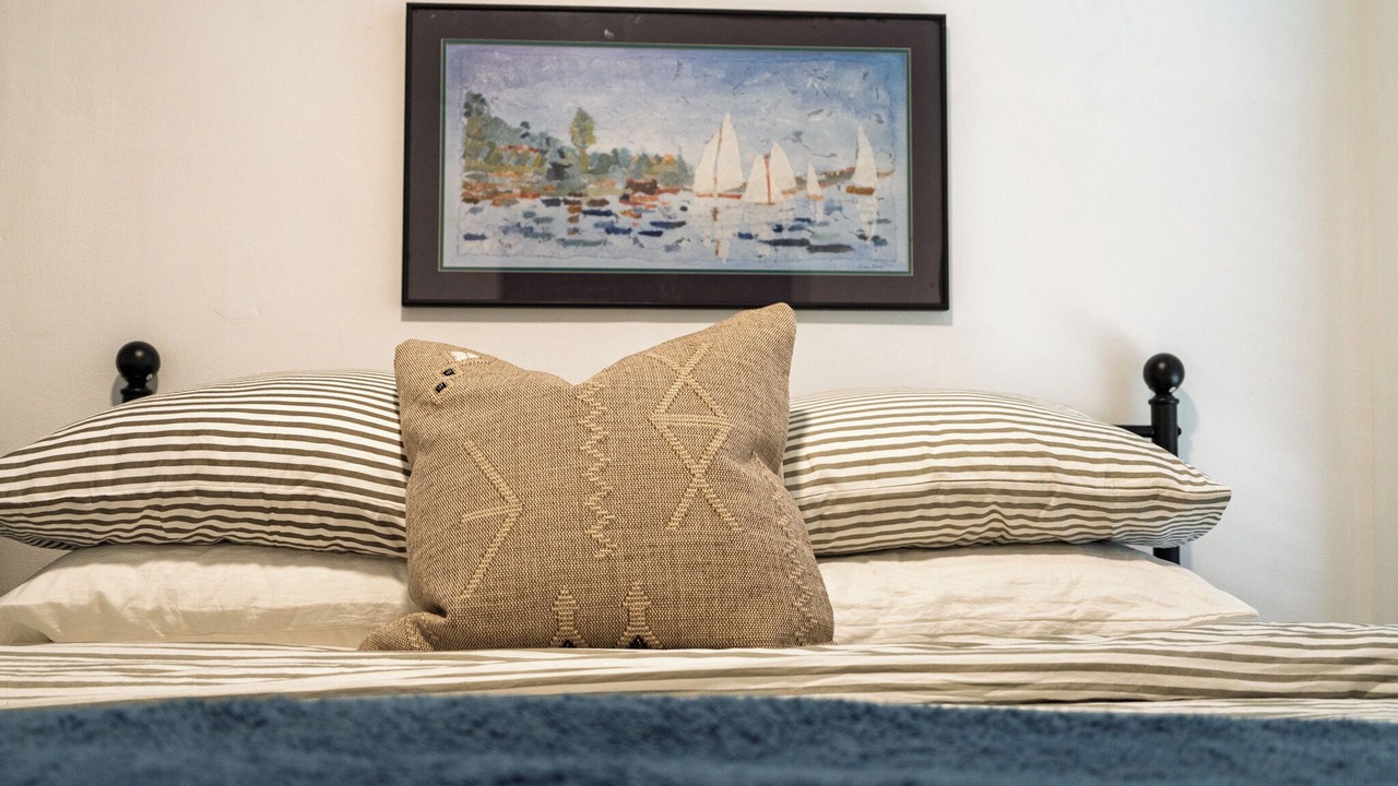 Photo of Bedroom in Garden District