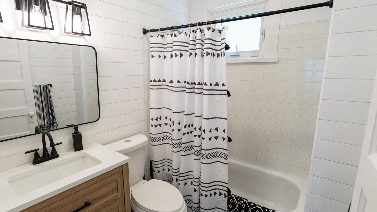 Photo of Bathroom in Garden District