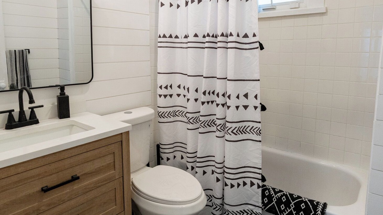 Photo of Bathroom in Garden District