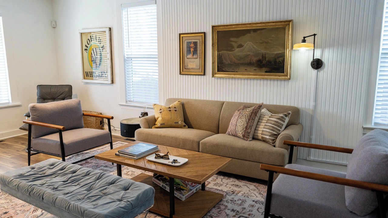Photo of Livingroom in Garden District