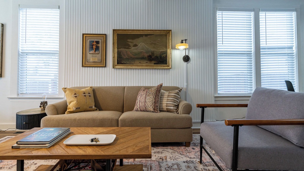 Photo of Livingroom in Garden District