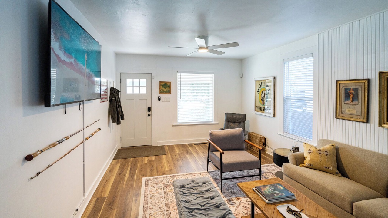 Photo of Livingroom in Garden District