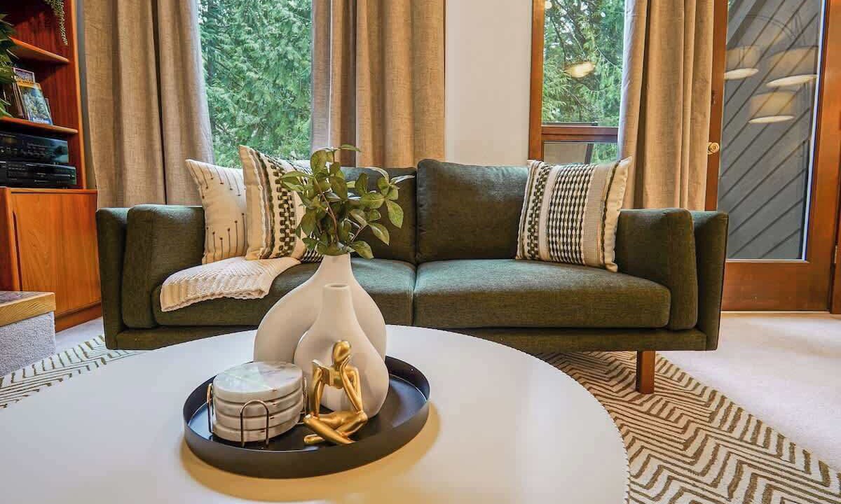 Photo of Livingroom in Glacier