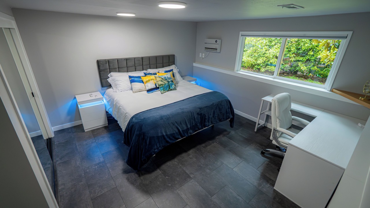 Photo of Bedroom in Shoreline