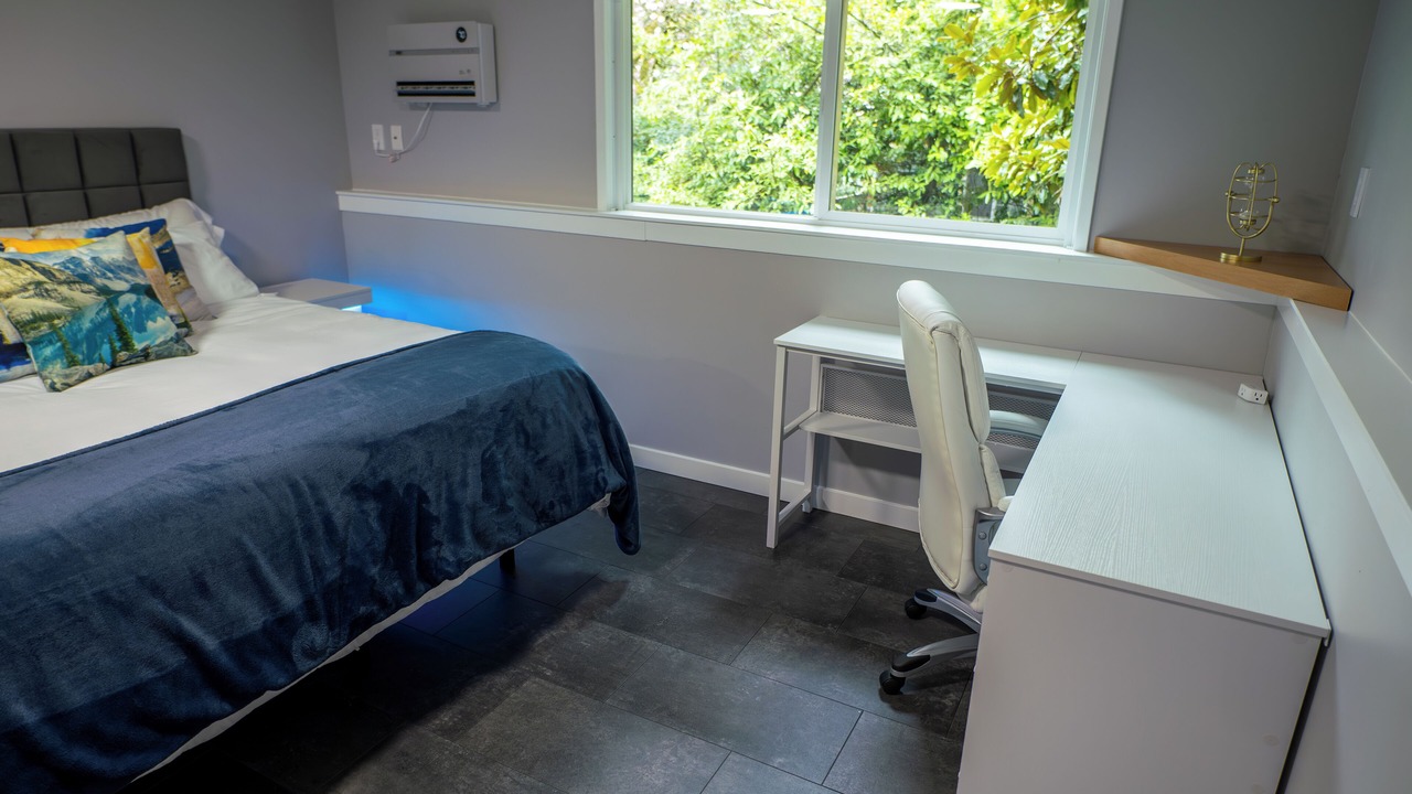 Photo of Bedroom in Shoreline