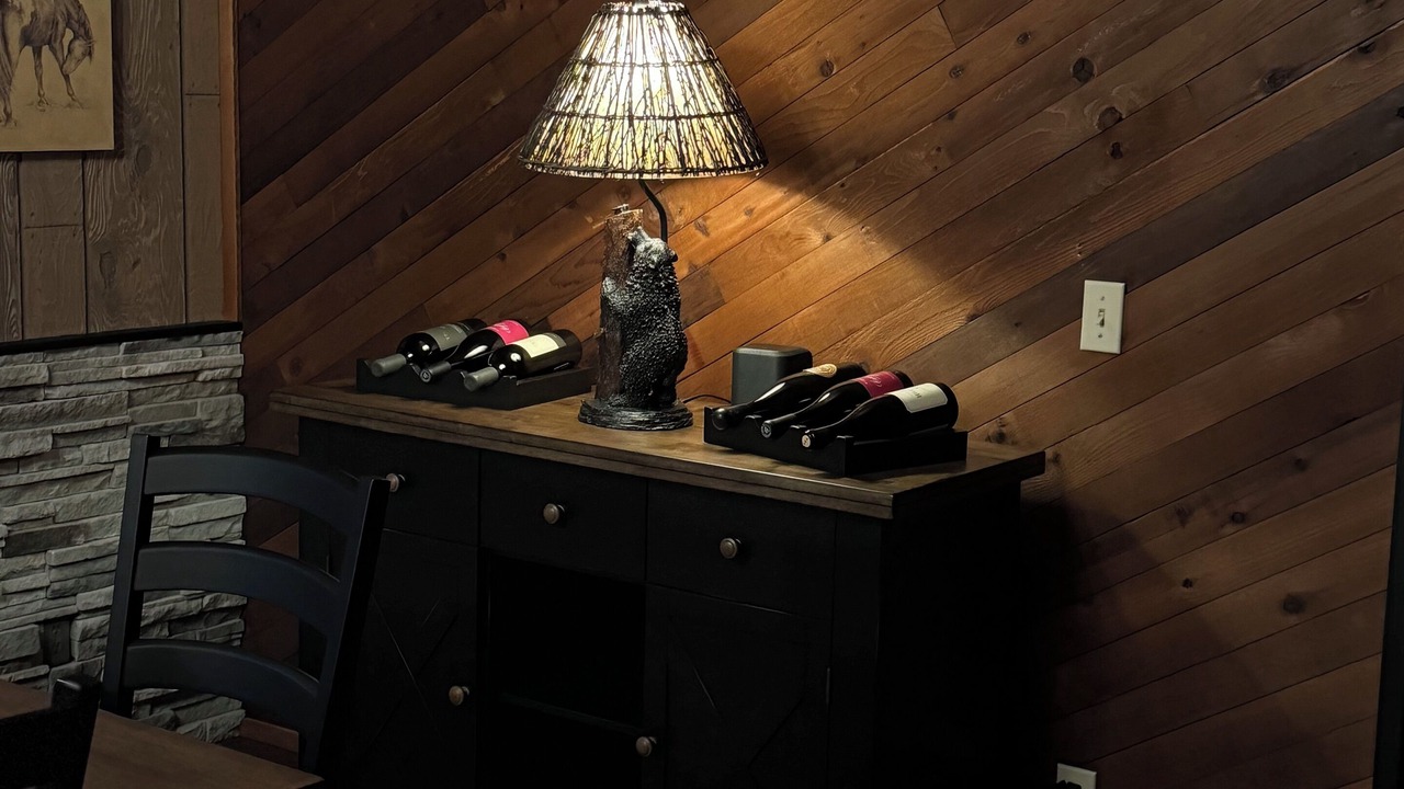 Photo of Bedroom in Umpqua