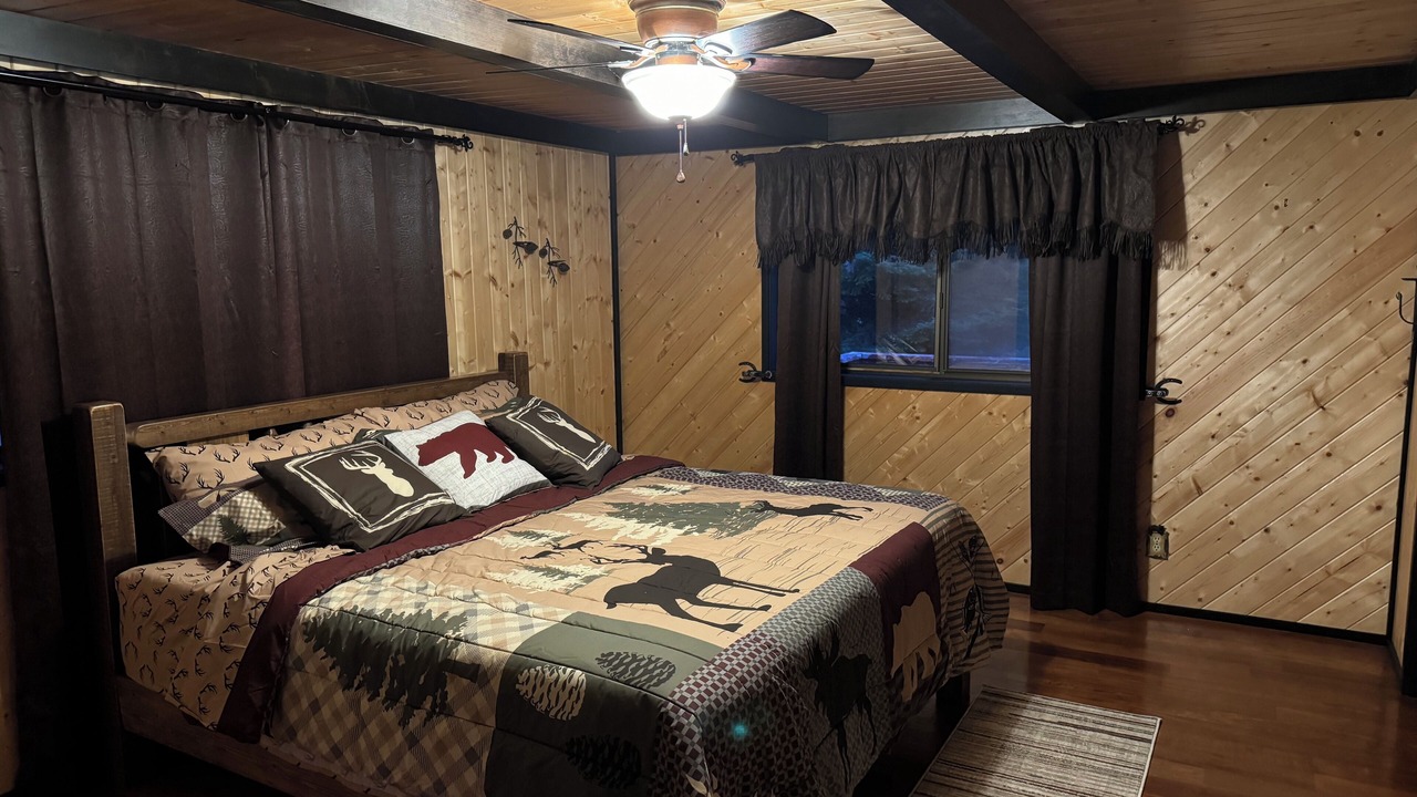 Photo of Bedroom in Umpqua
