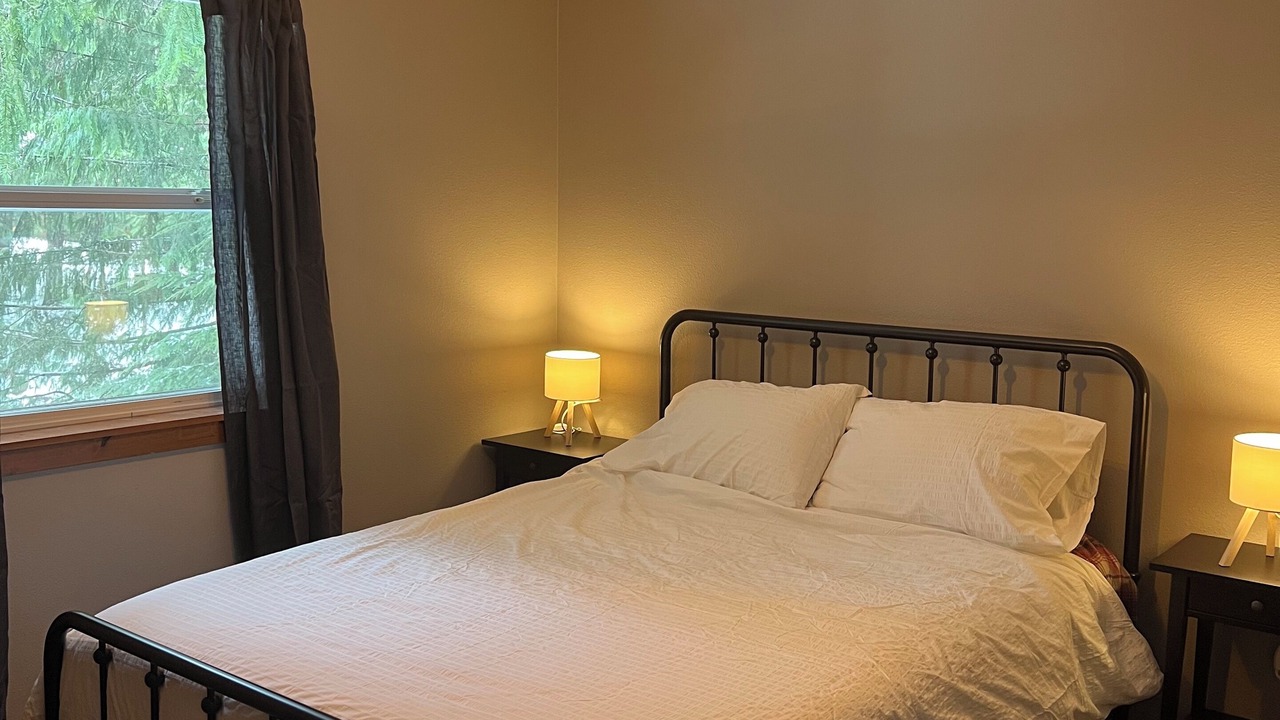 Photo of Bedroom in Enumclaw