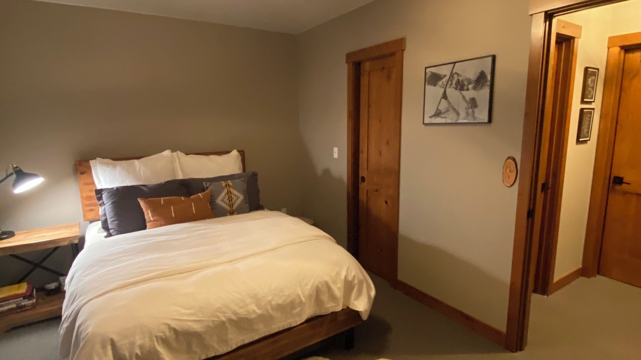 Photo of Bedroom in Enumclaw