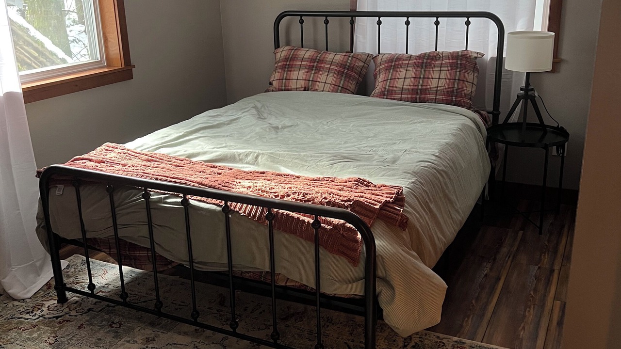 Photo of Bedroom in Enumclaw