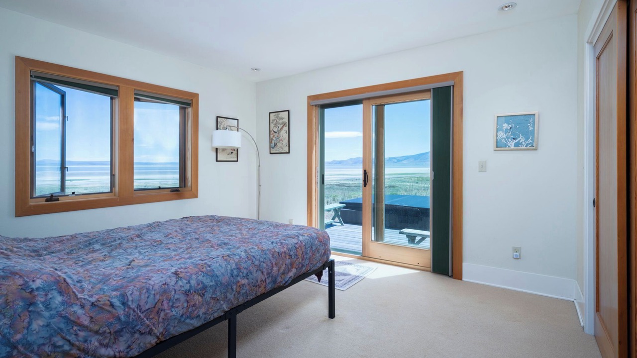 Photo of Bedroom in Summer Lake