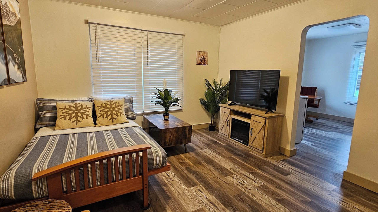 Photo of Bedroom in Metaline Falls
