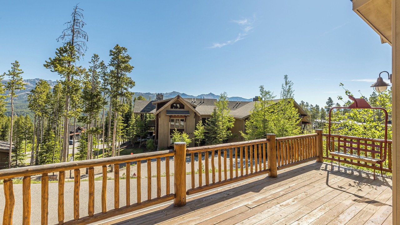 Photo of Patio Balcony in Big Sky