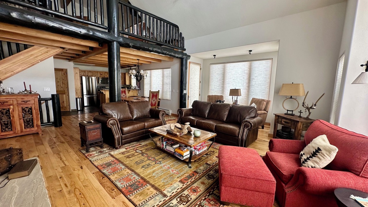 Photo of Livingroom in Big Sky