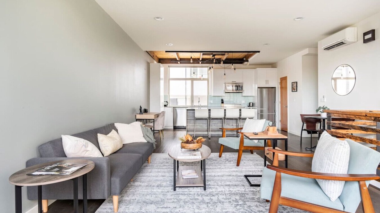 Photo of Livingroom in Laurelhurst
