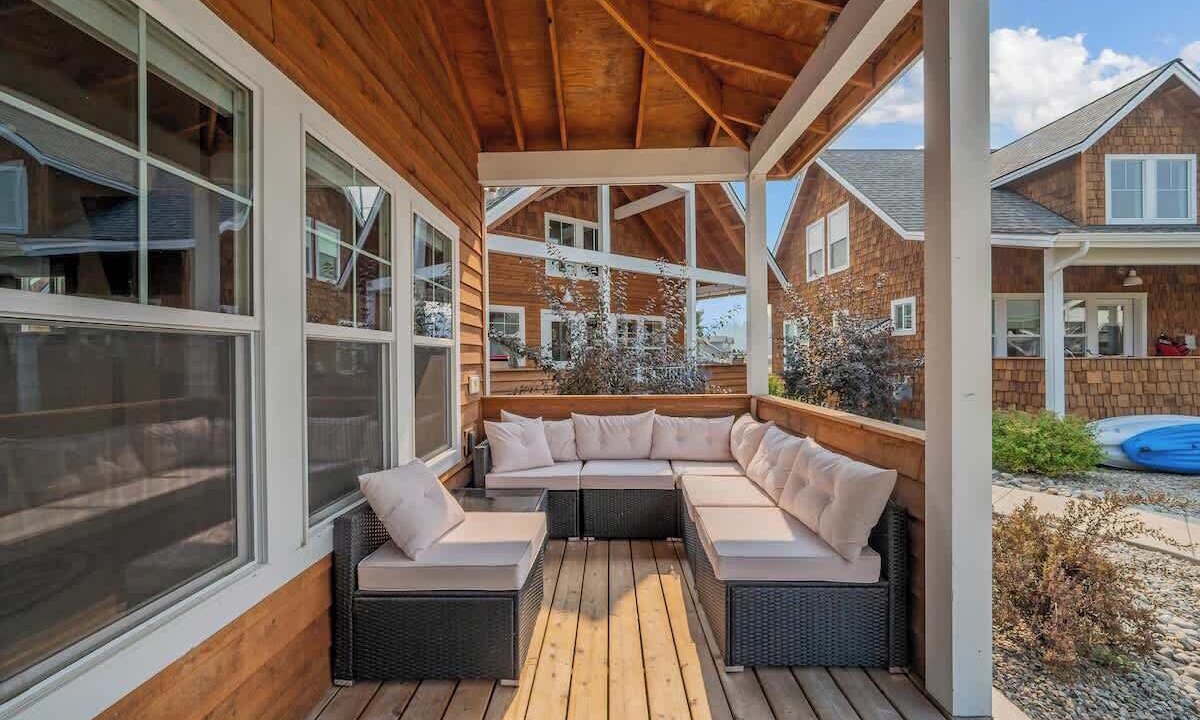 Photo of Patio Balcony in Dover Bay
