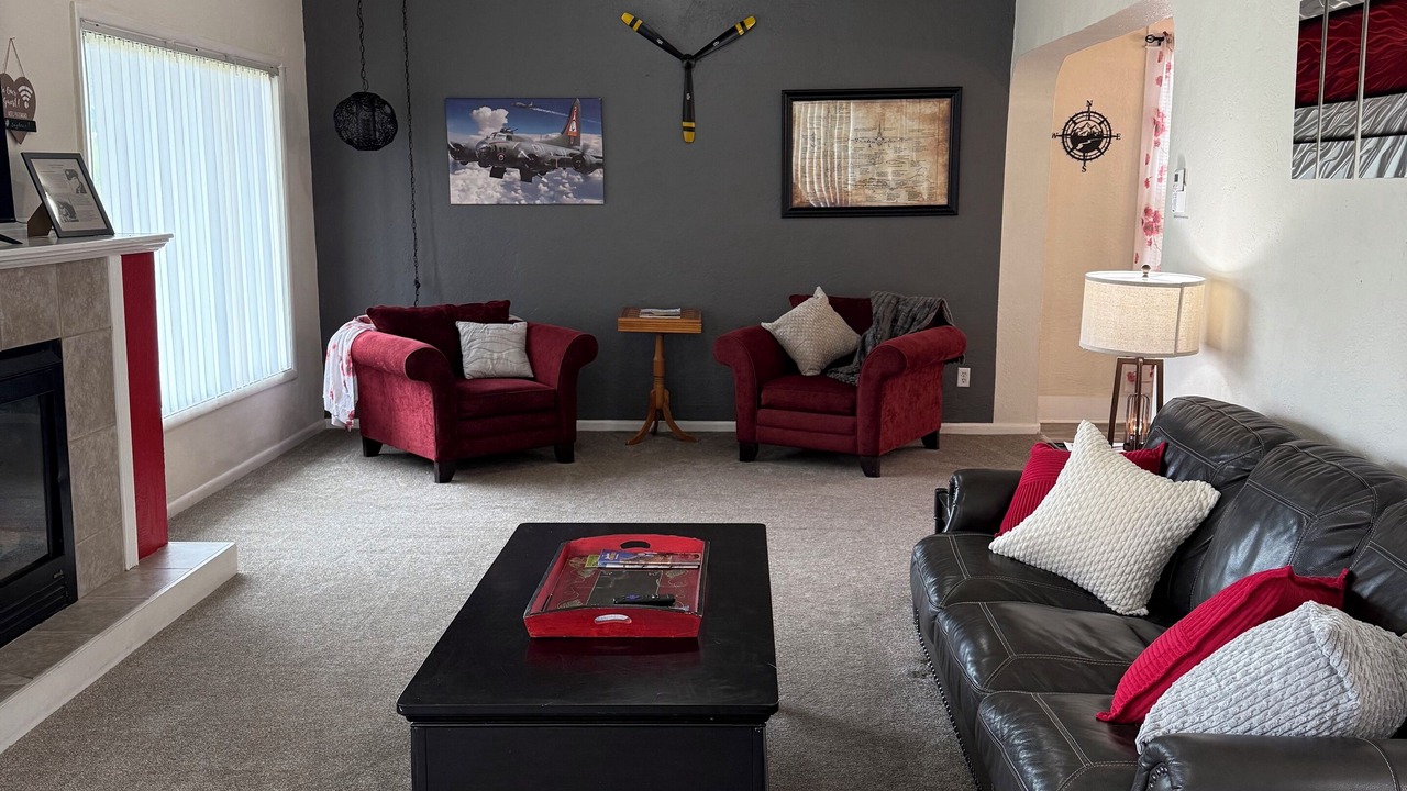 Photo of Livingroom in Downtown Klamath Falls