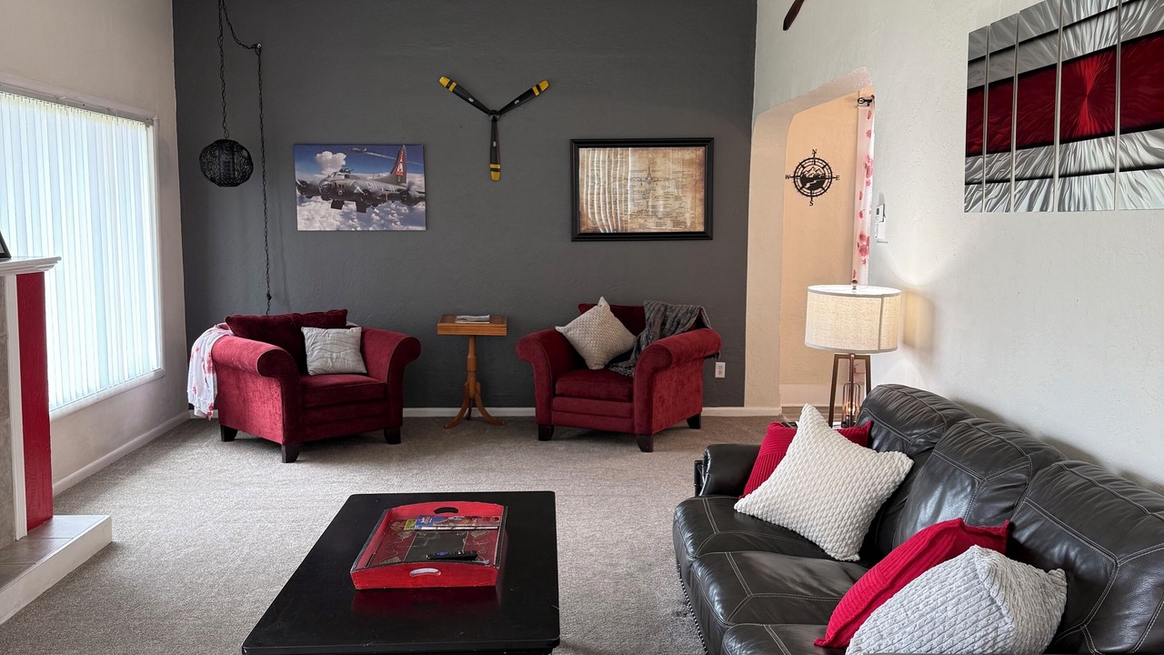 Photo of Livingroom in Downtown Klamath Falls