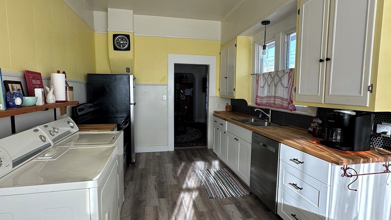 Photo of Kitchen in Downtown Klamath Falls
