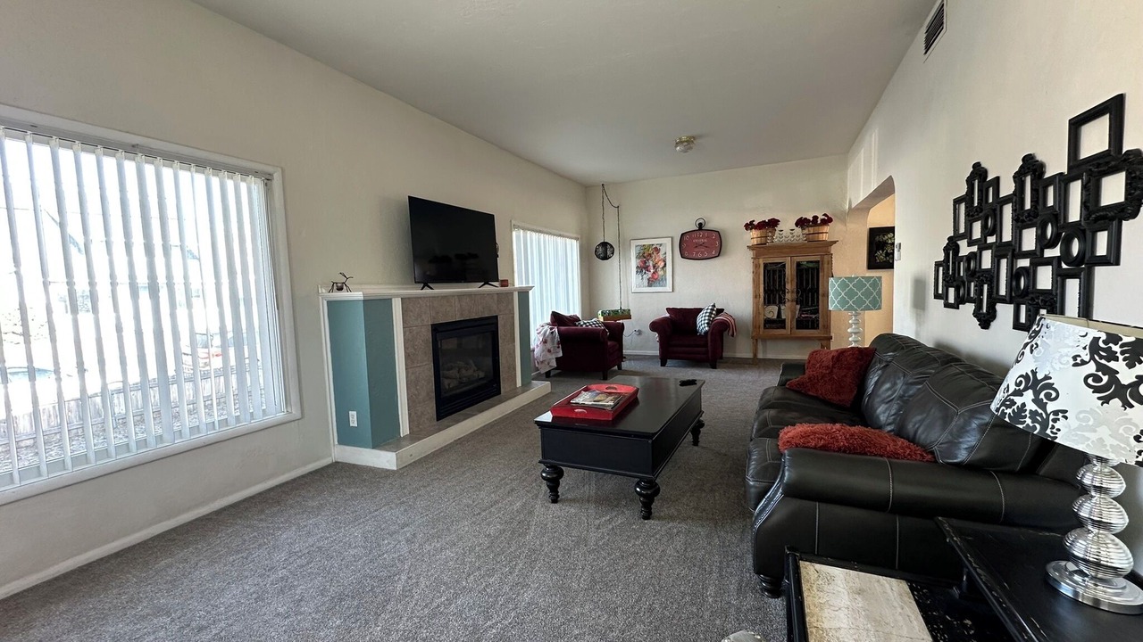Photo of Livingroom in Downtown Klamath Falls