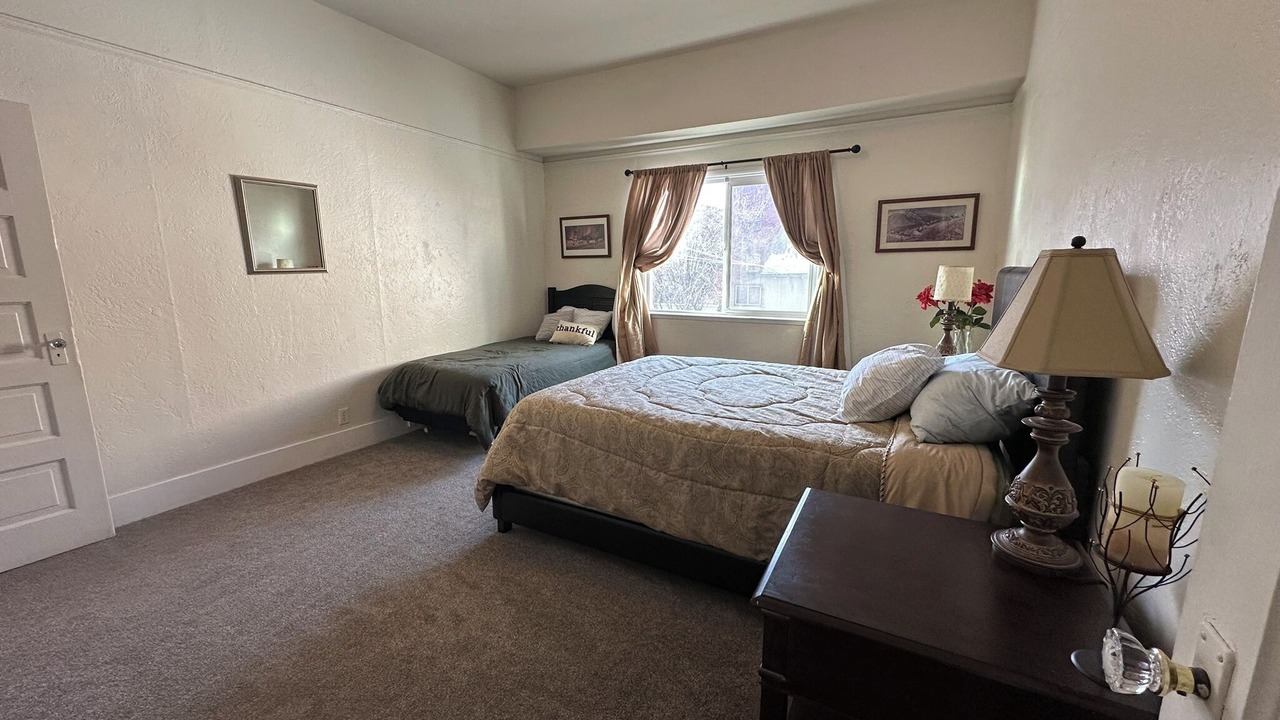 Photo of Bedroom in Downtown Klamath Falls