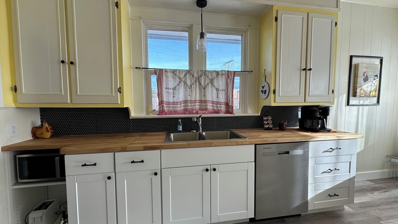 Photo of Kitchen in Downtown Klamath Falls