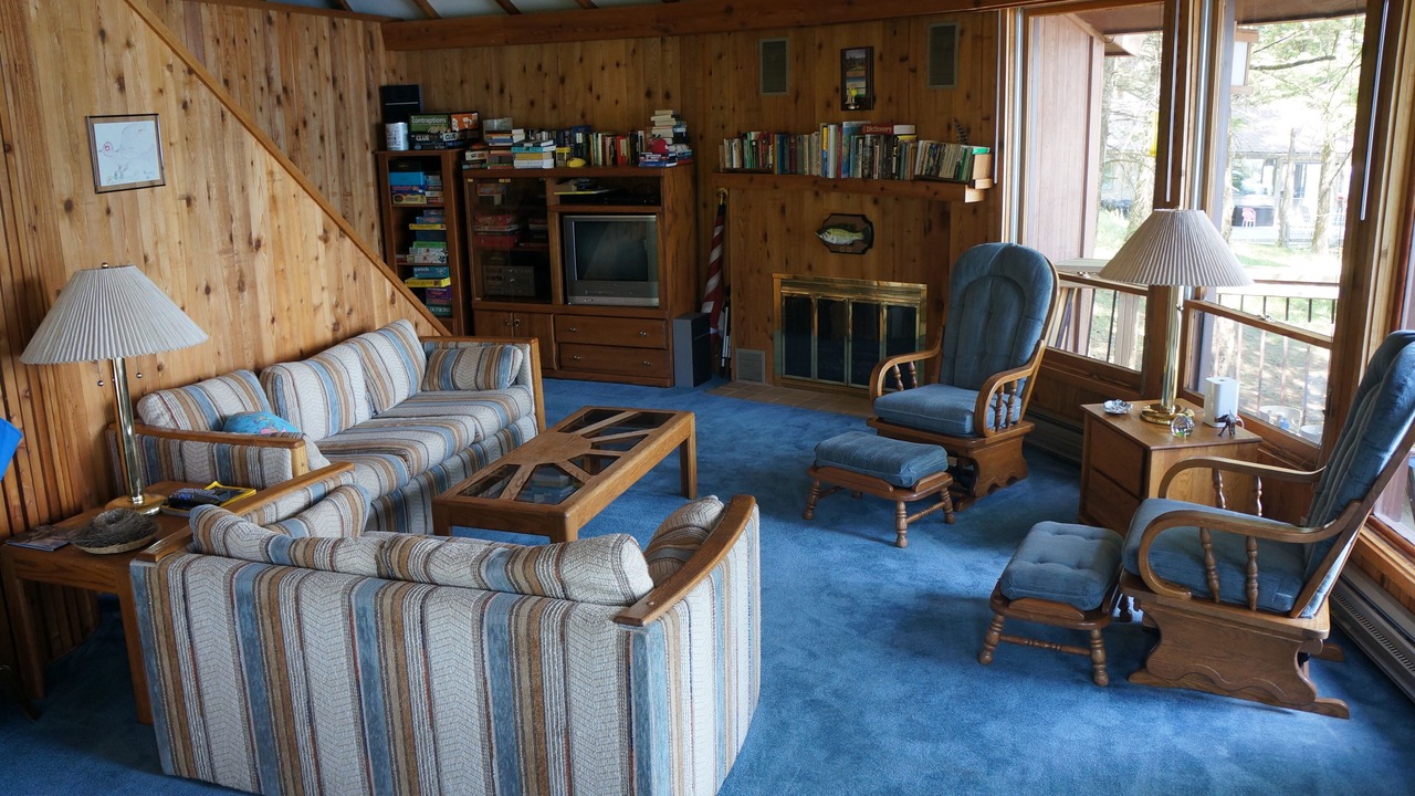 Photo of Livingroom in Hayden Lake
