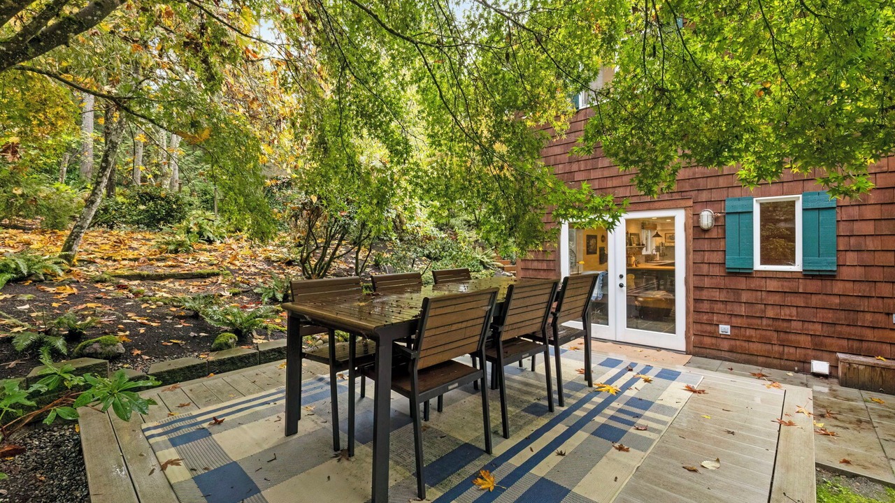 Photo of Outdoor in Rollingbay