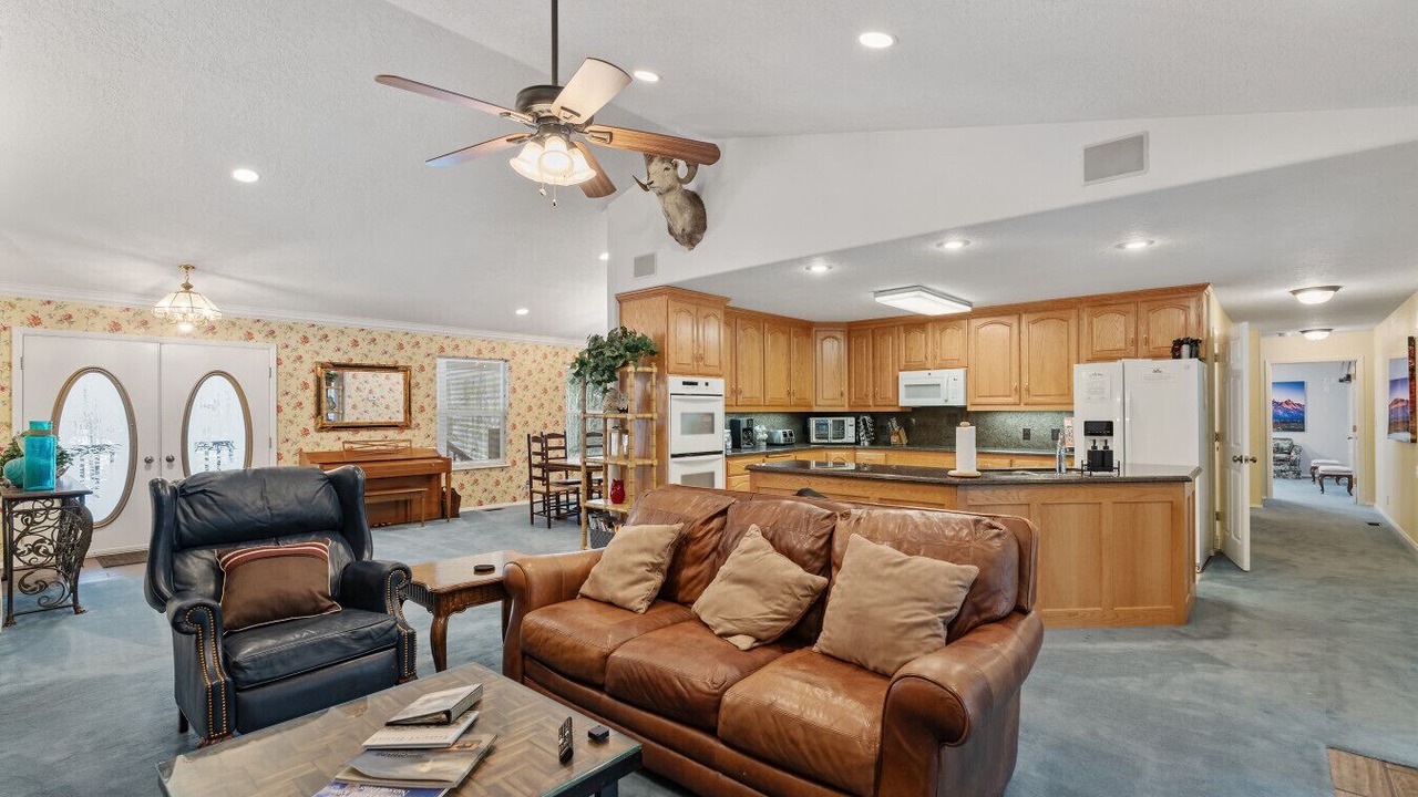 Photo of Livingroom in Island Park
