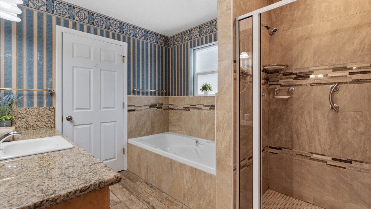 Photo of Bathroom in Island Park
