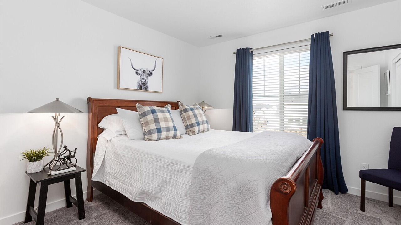 Photo of Bedroom in Eagle