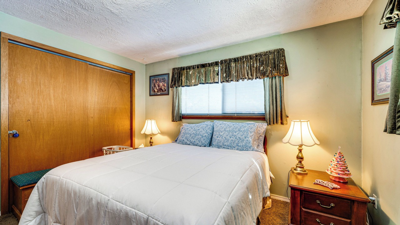 Photo of Bedroom in Leavenworth