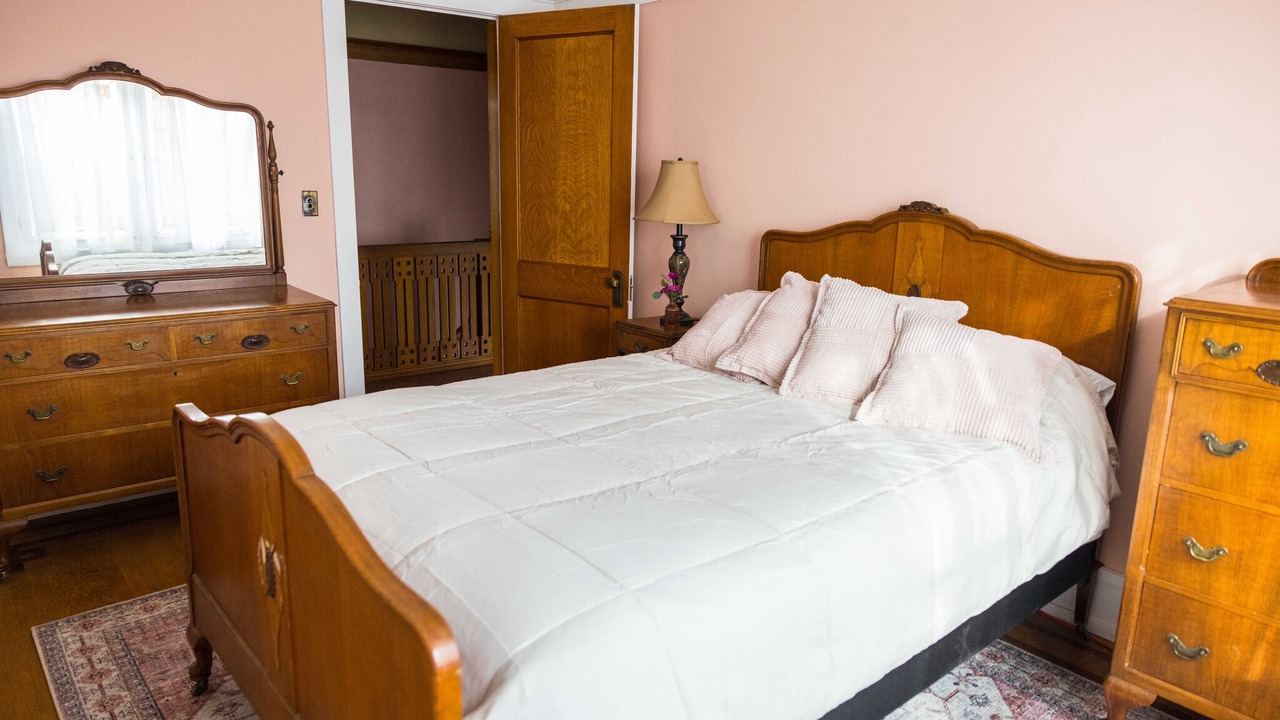 Photo of Bedroom in Malad City