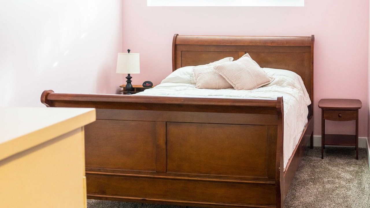 Photo of Bedroom in Malad City