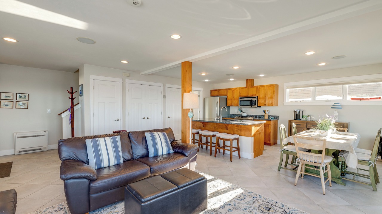 Photo of Livingroom in Birch Bay