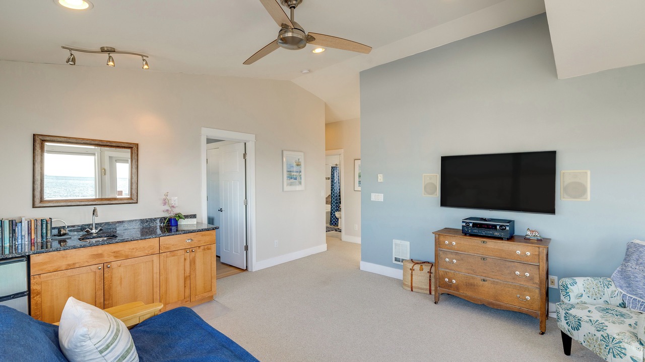 Photo of Livingroom in Birch Bay