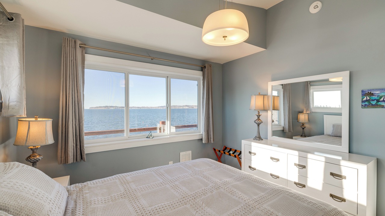 Photo of Bedroom in Birch Bay