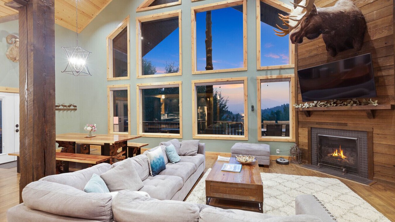 Photo of Livingroom in Island Park