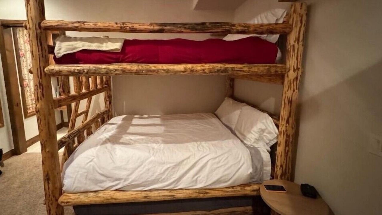 Photo of Bedroom in Warm Springs