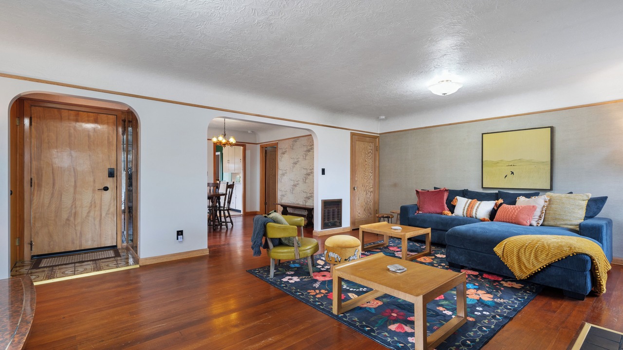 Photo of Livingroom in Starcrest