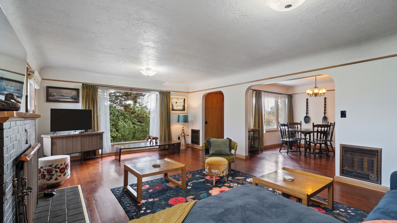 Photo of Livingroom in Starcrest