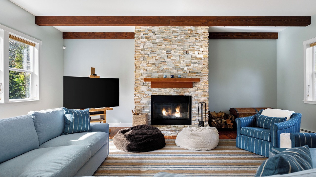 Photo of Livingroom in Langley