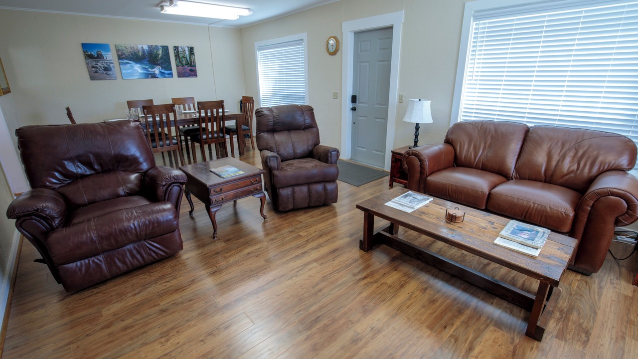 Photo of Livingroom in Forks