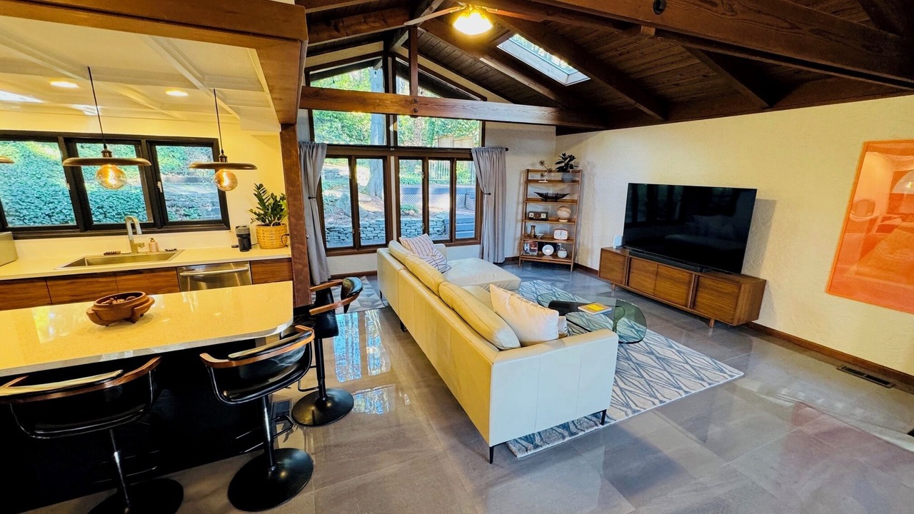 Photo of Livingroom in Beaverton