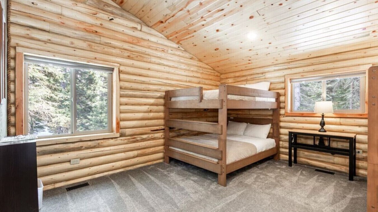 Photo of Bedroom in West Yellowstone