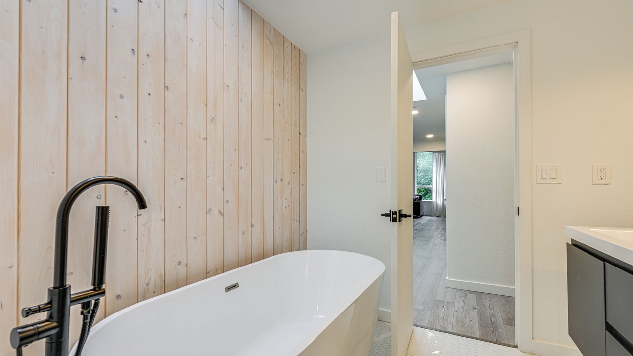 Photo of Bathroom in Anderson Island