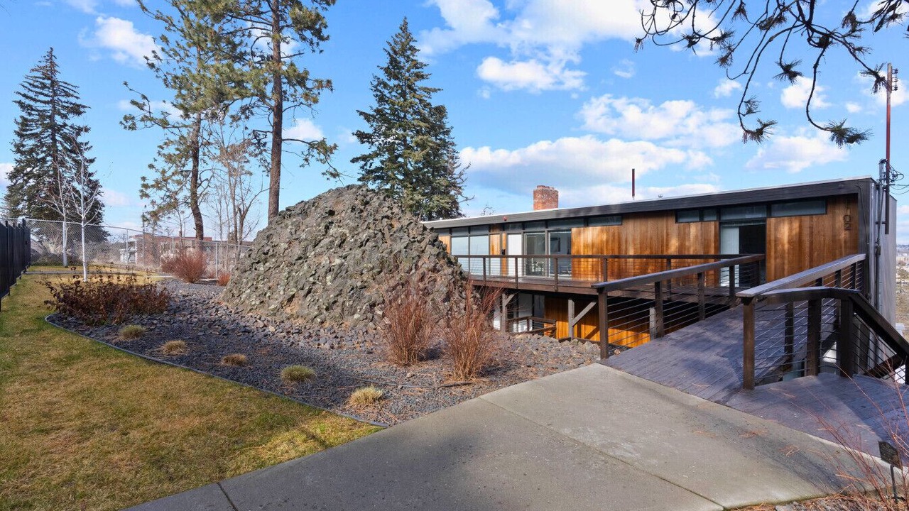 Photo of Outdoor in Cliff - Cannon